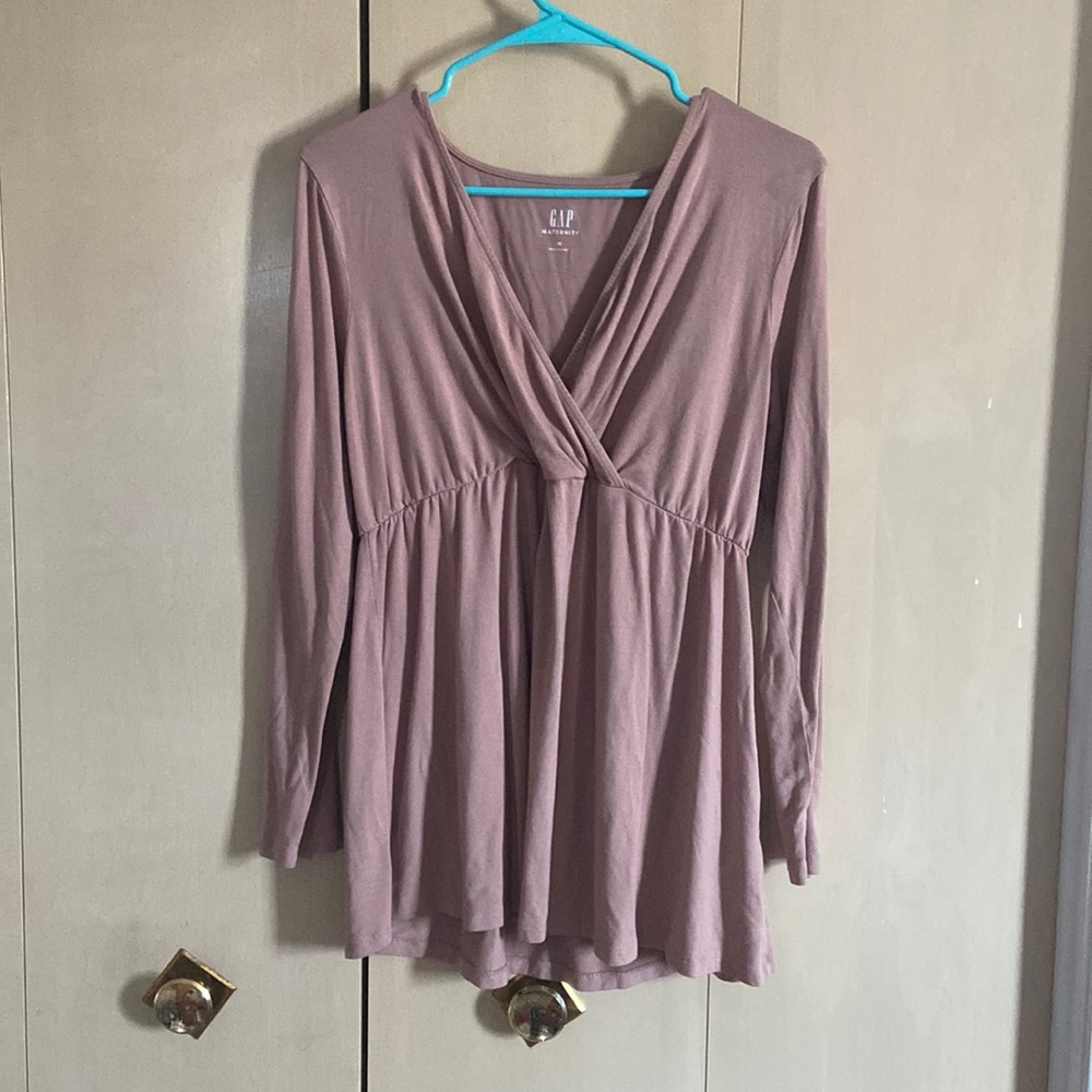 Gap maternity nursing top